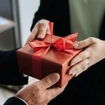 Renforcer les relations professionnelles grâce à des cadeaux d’affaires durables