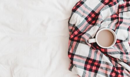 Des plaids élégants pour un cocon raffiné entre douceur et design