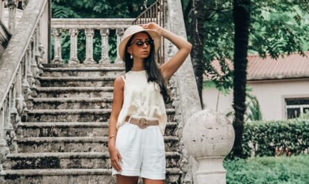 Short femme classe au travail : comment bien le porter ?
